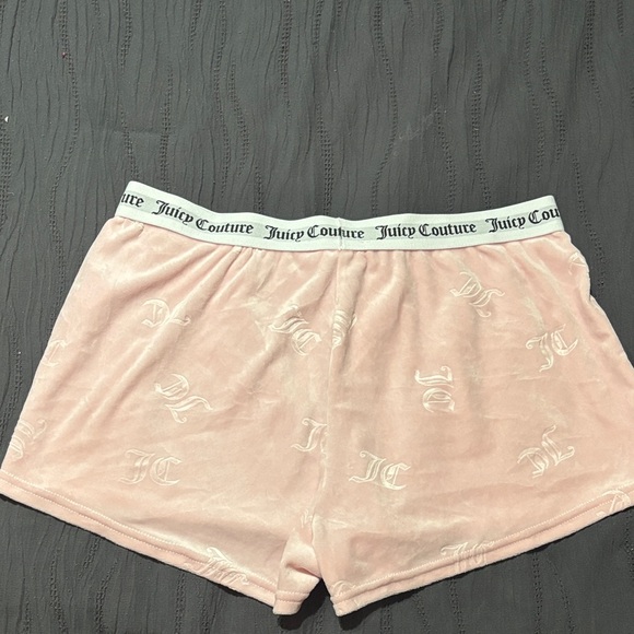 Juicy Couture Light Pink Velour Lounge Shorts - Picture 3 of 3